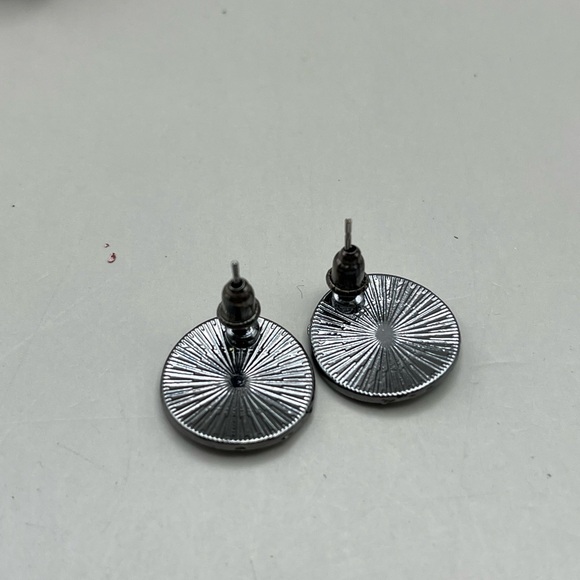 Elegant Silver Crystal Stud Earrings - Picture 2 of 3